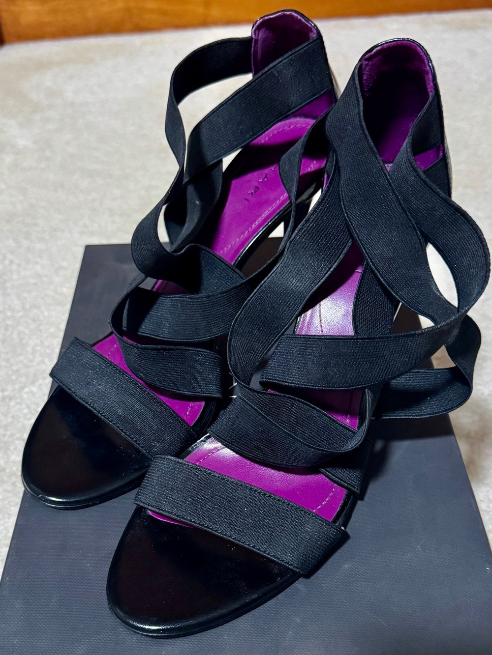 Tahari Black Strappy Elastic High Heel Sandals with Purple Insole Size 9.5M